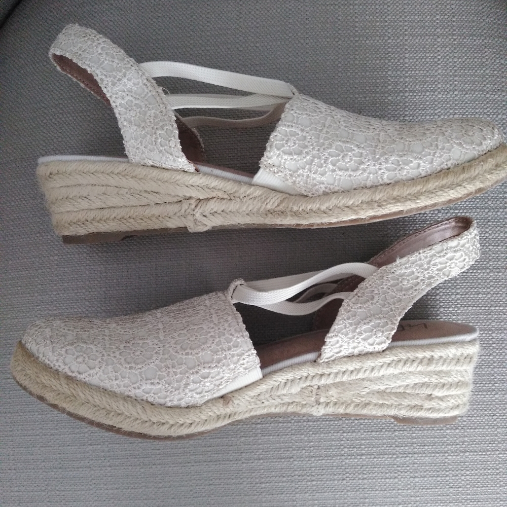 Life Stride Women's Cream Lace Slingback Espadrilles - Picture 4 of 4